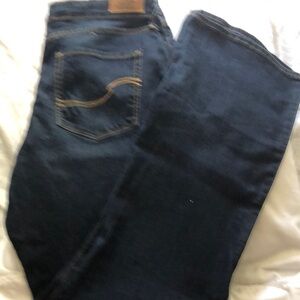 Signature by Levi Strauss Blue Straight Leg Jeans with Classic Appeal